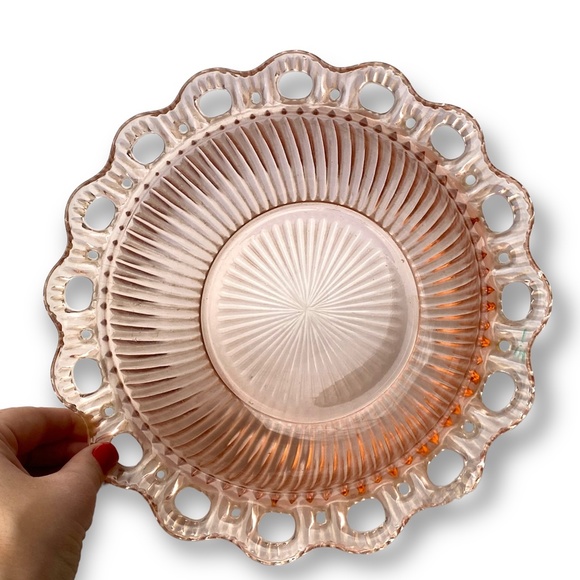 Anchor Hocking Accents Vintage Pink Depression Glass Lace Edge Bowl